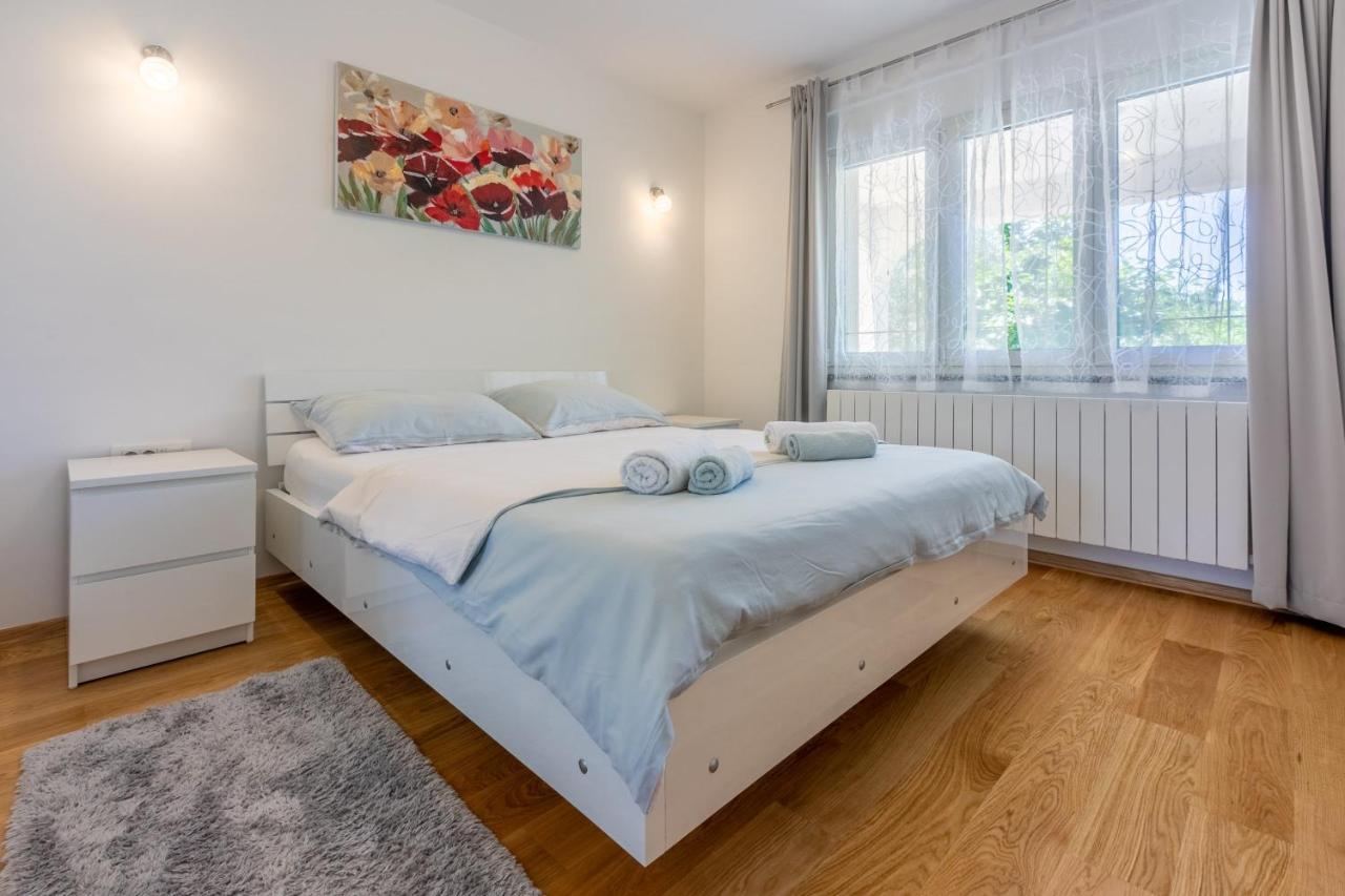 Apartment Olive Selce Eksteriør billede