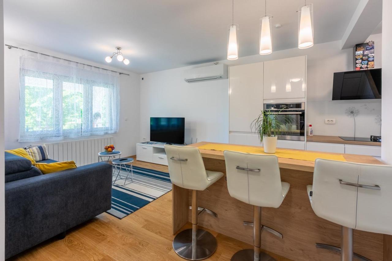 Apartment Olive Selce Eksteriør billede